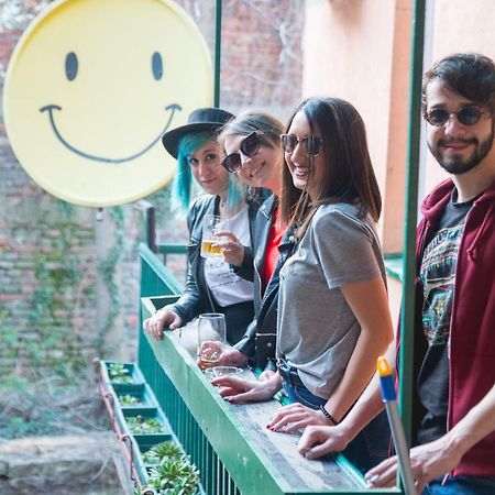 Reveller'S Hostel Dordegol Ngoại thất bức ảnh