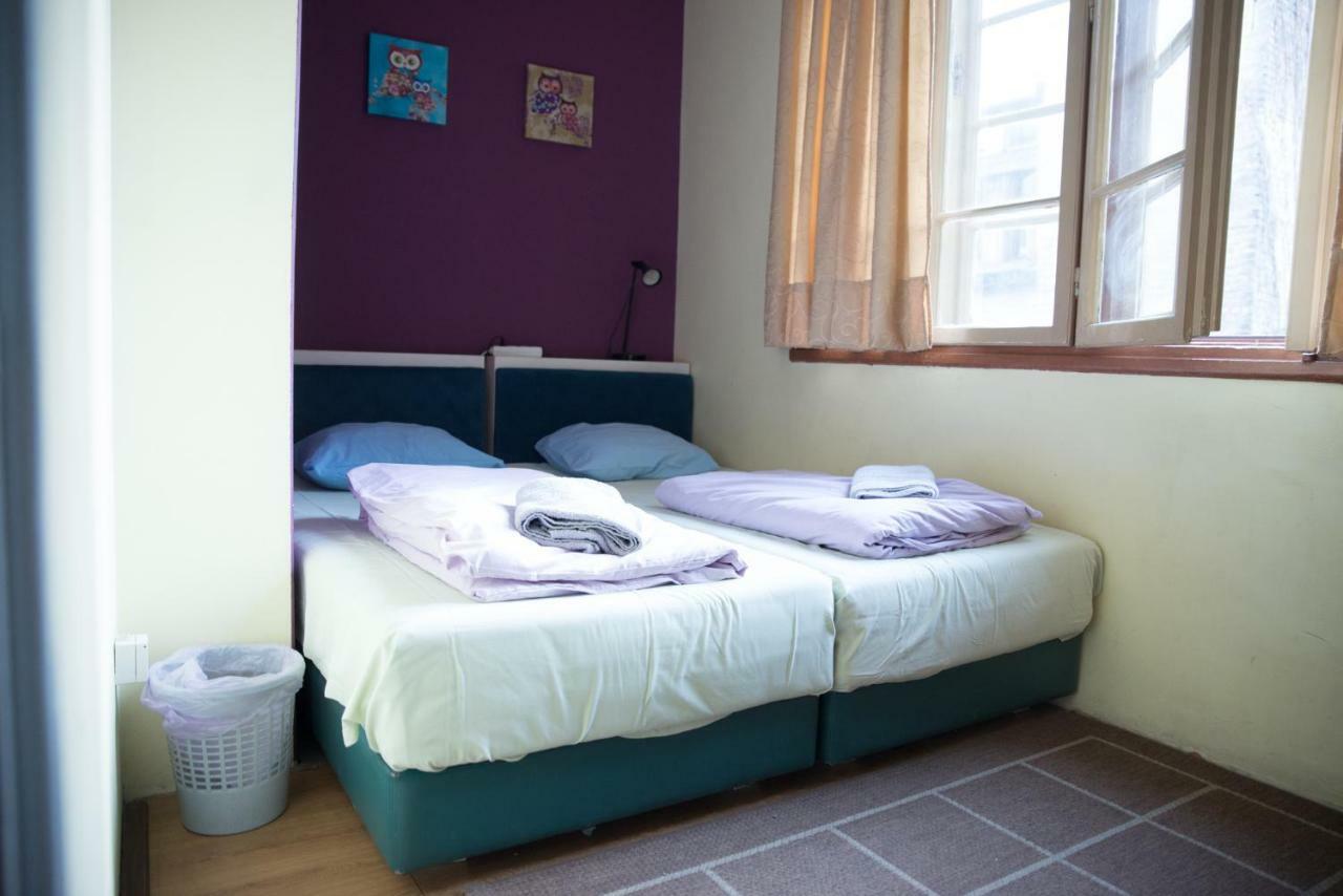 Reveller'S Hostel Dordegol Ngoại thất bức ảnh