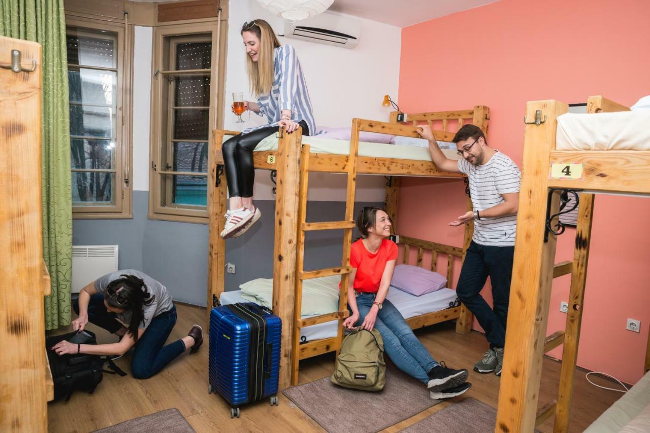 Reveller'S Hostel Dordegol Ngoại thất bức ảnh
