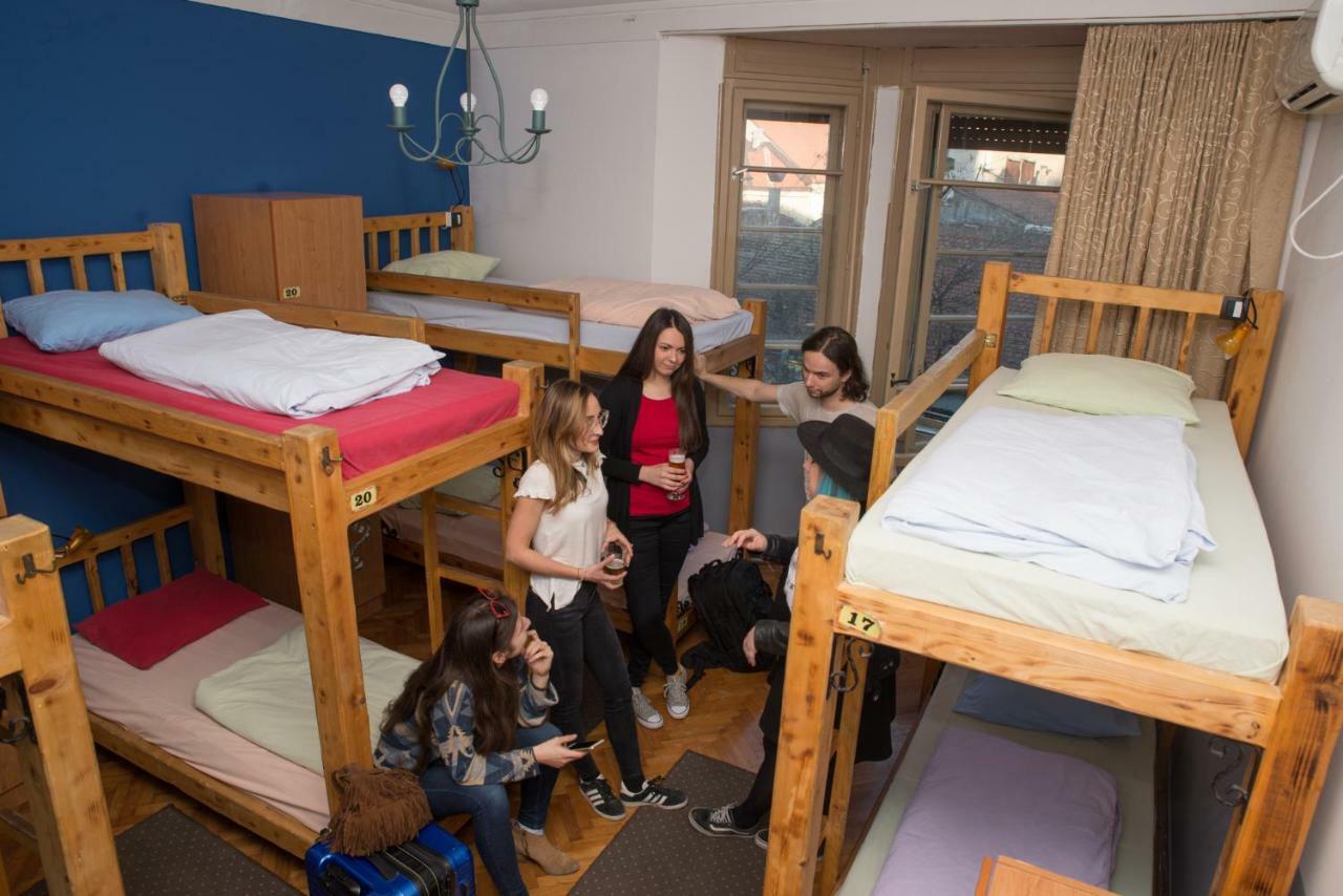 Reveller'S Hostel Dordegol Ngoại thất bức ảnh